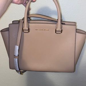 BRAND NEW Michael Kors purse